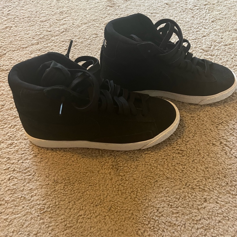 NIKE Blazer Kids Black on Black high top sz 3.5